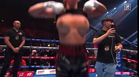 hemsley flash|Boxer Daniella Hemsley Flashed The Crowd On Live Tv